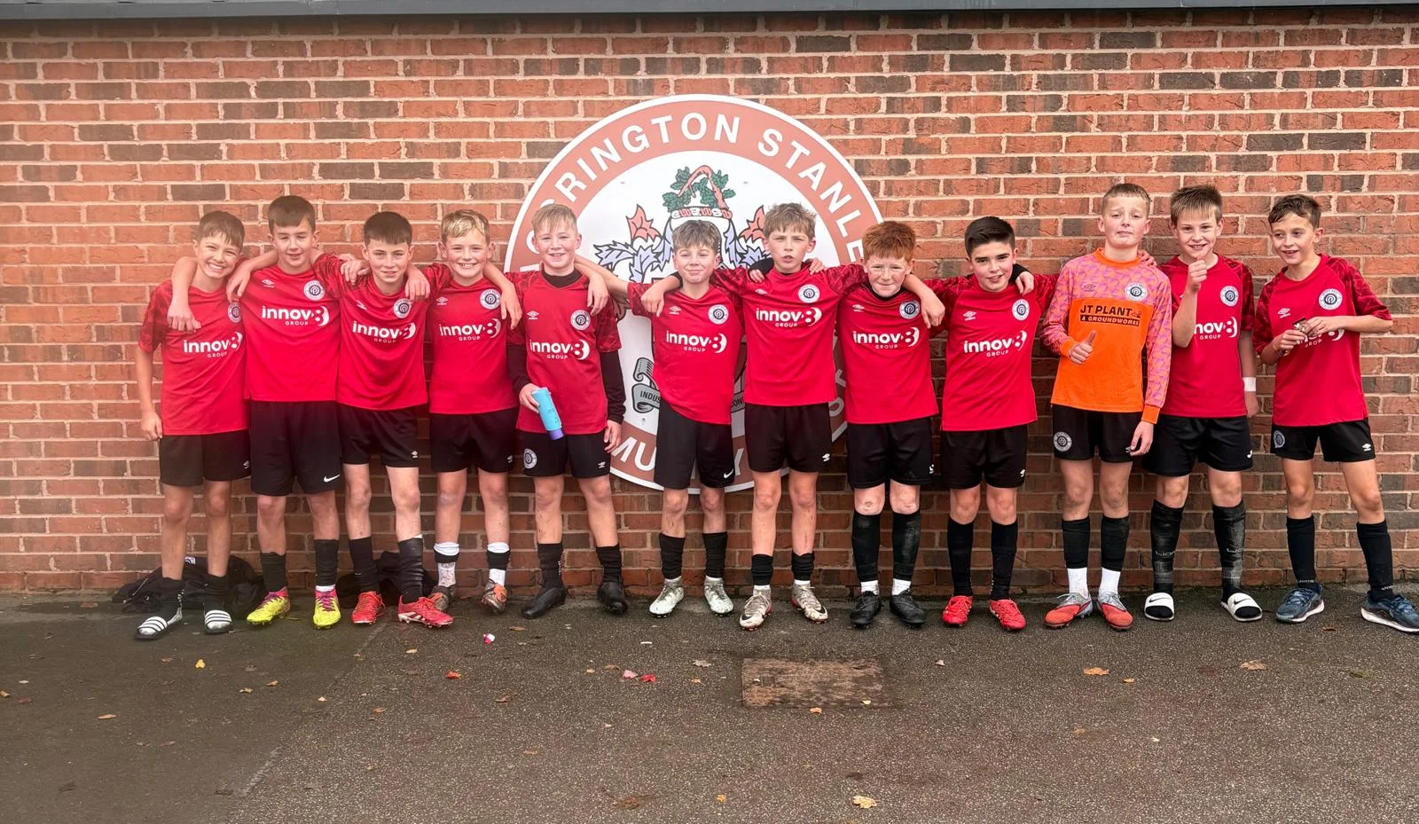 Grassroots football team sponsored by Innov8 UK Group