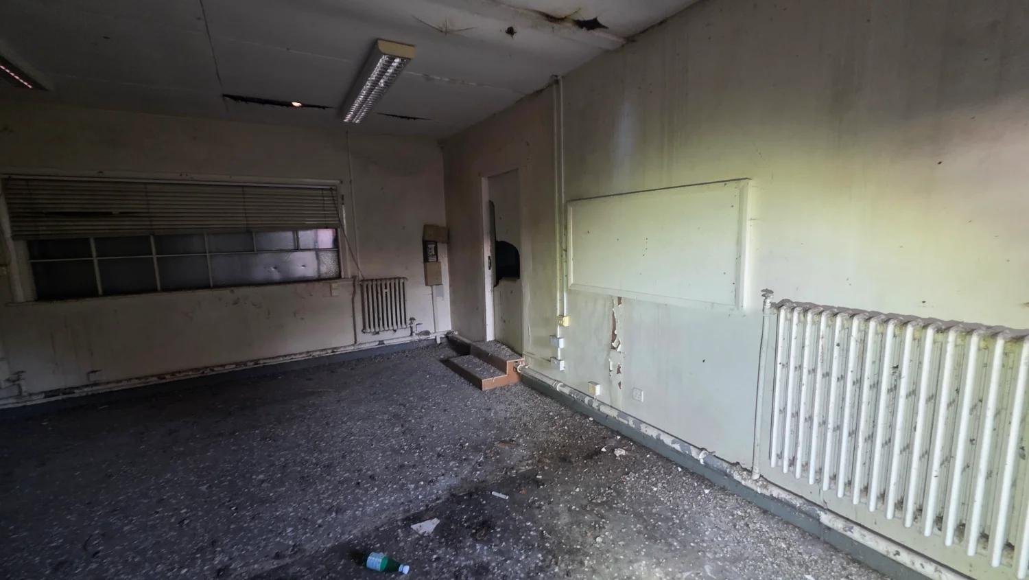 Innov8 UK Group asbestos removal inside a complex structure