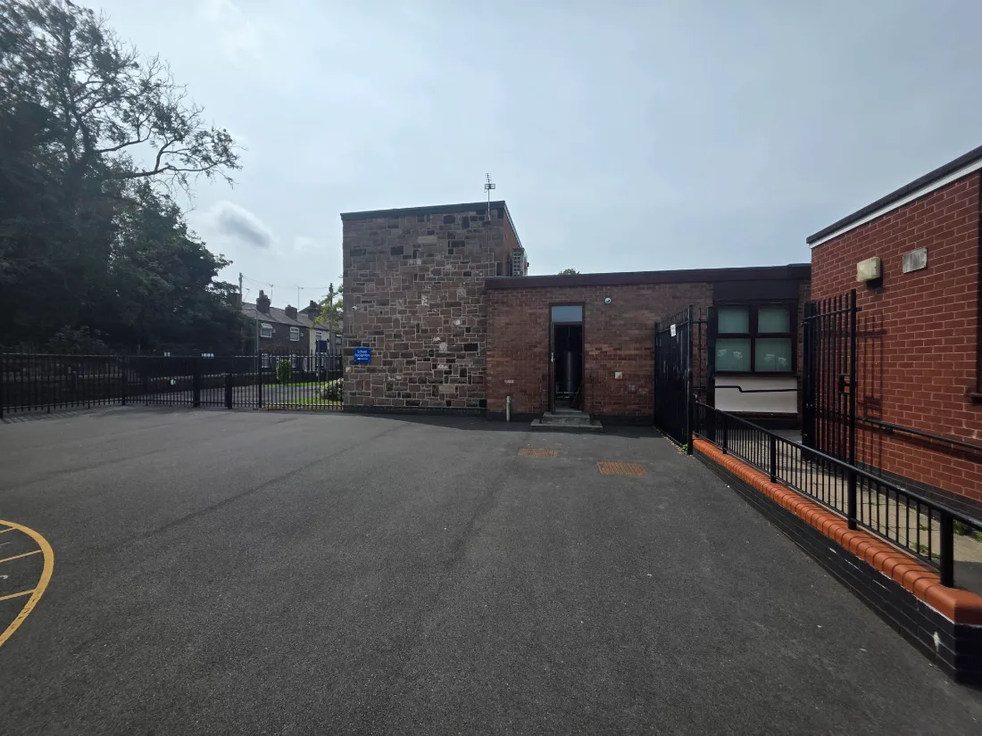 Innov8 UK Group licensed asbestos removal on site