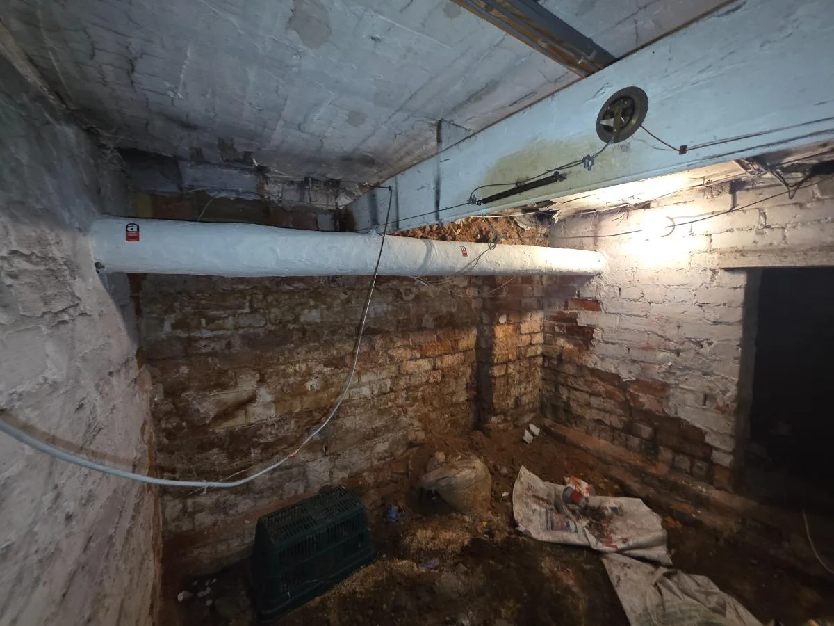 Pipe insulation removal at Gloucester Road — on-site photo 5 — Innov8 UK Group