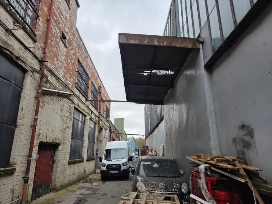 Licensed asbestos removal in Manchester &mdash; cement sheet clearance at Glendale Foods, Salford